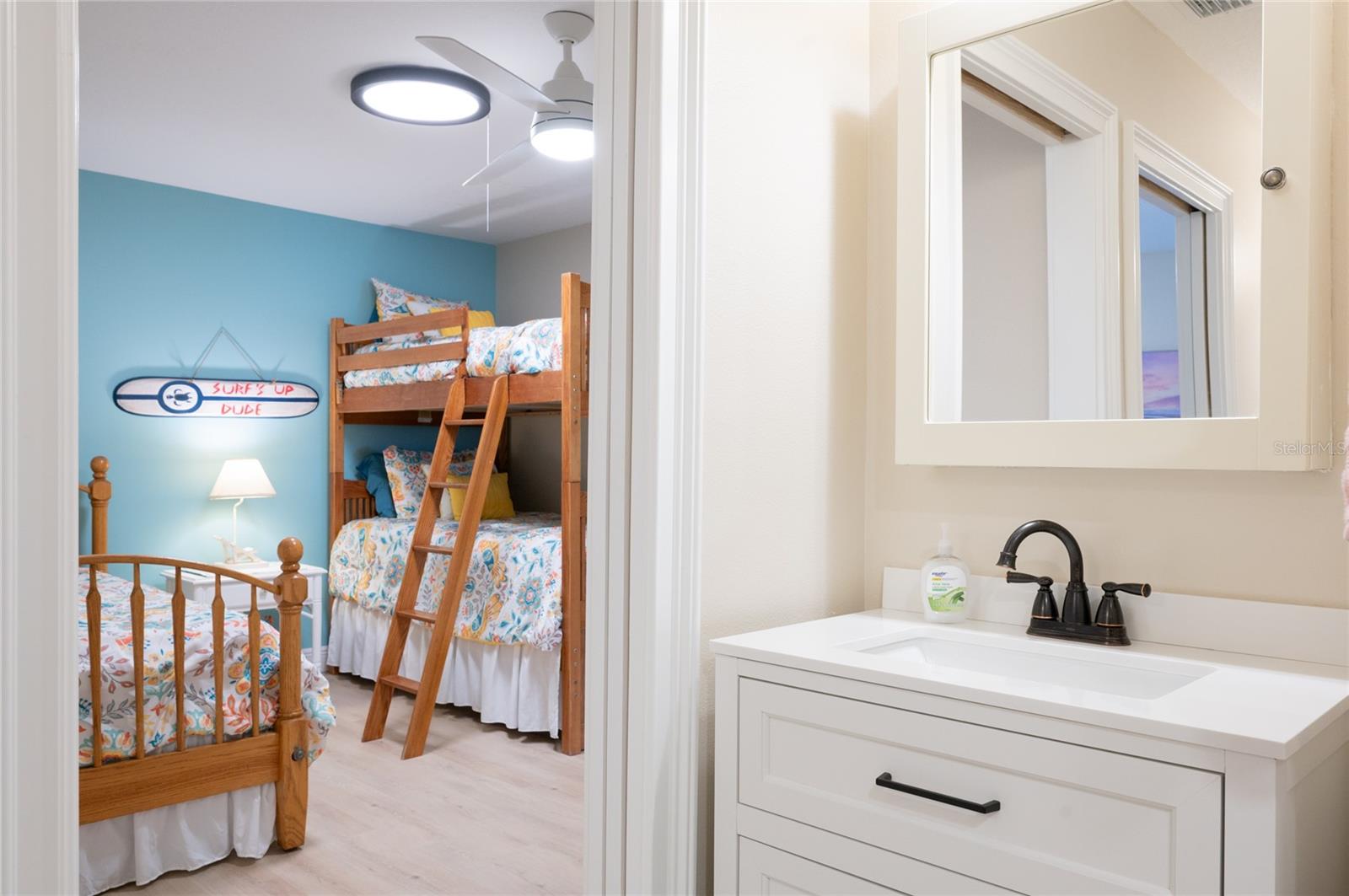 BAY PALMS - Residential