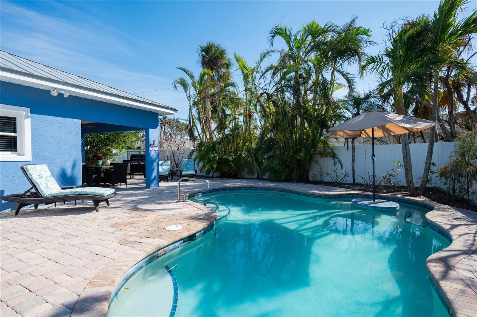 BAY PALMS - Residential