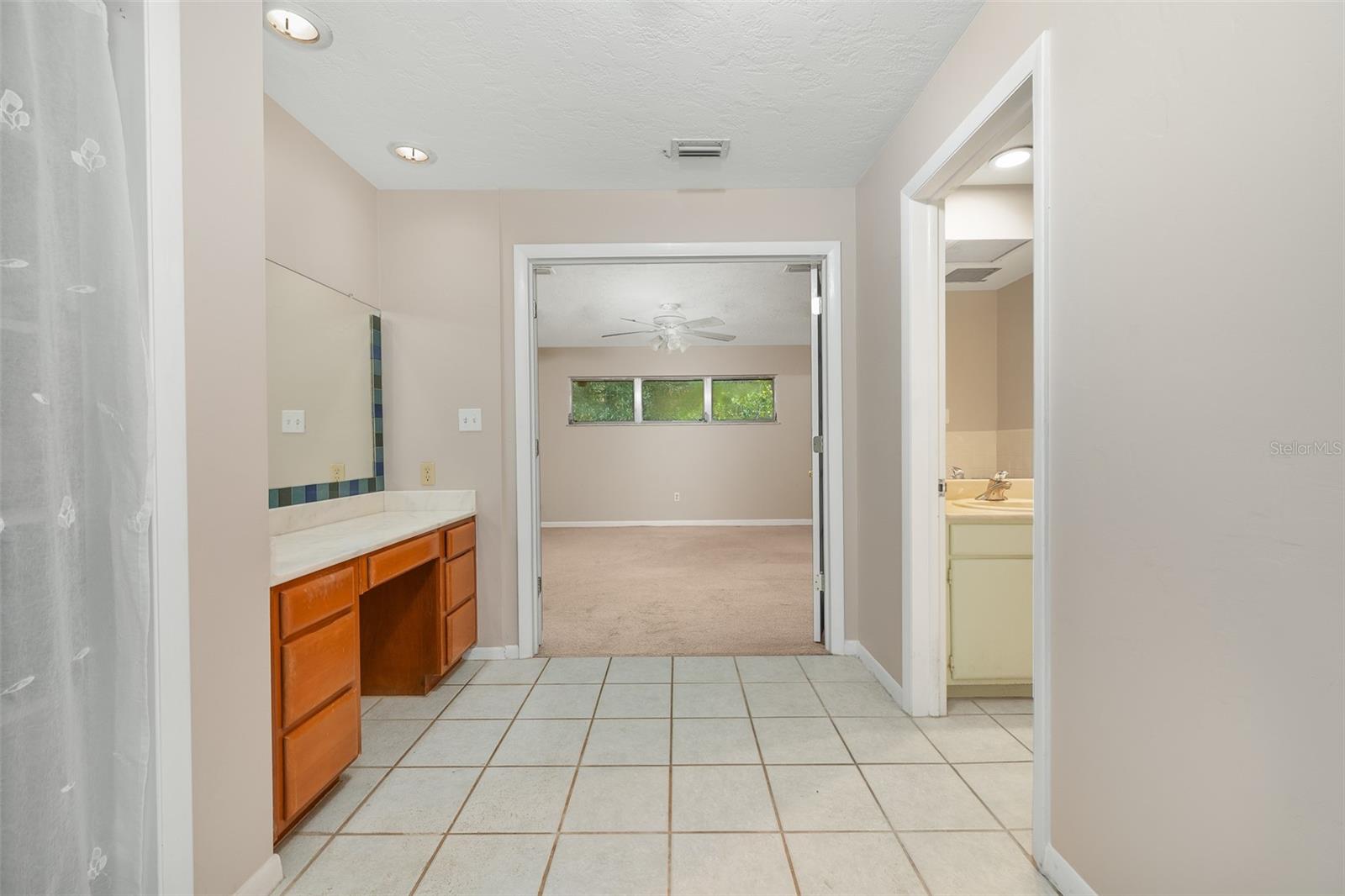 UNIVERSITY ACRES - Residential