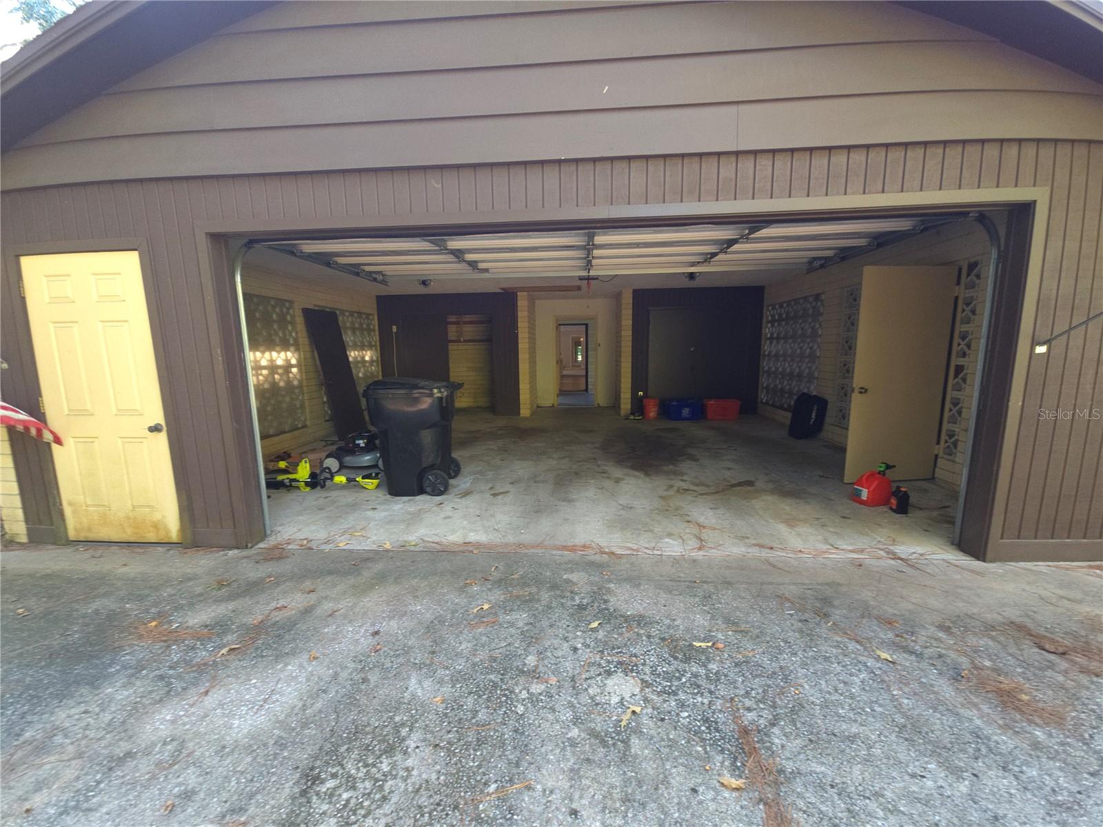 UNIVERSITY ACRES - Residential