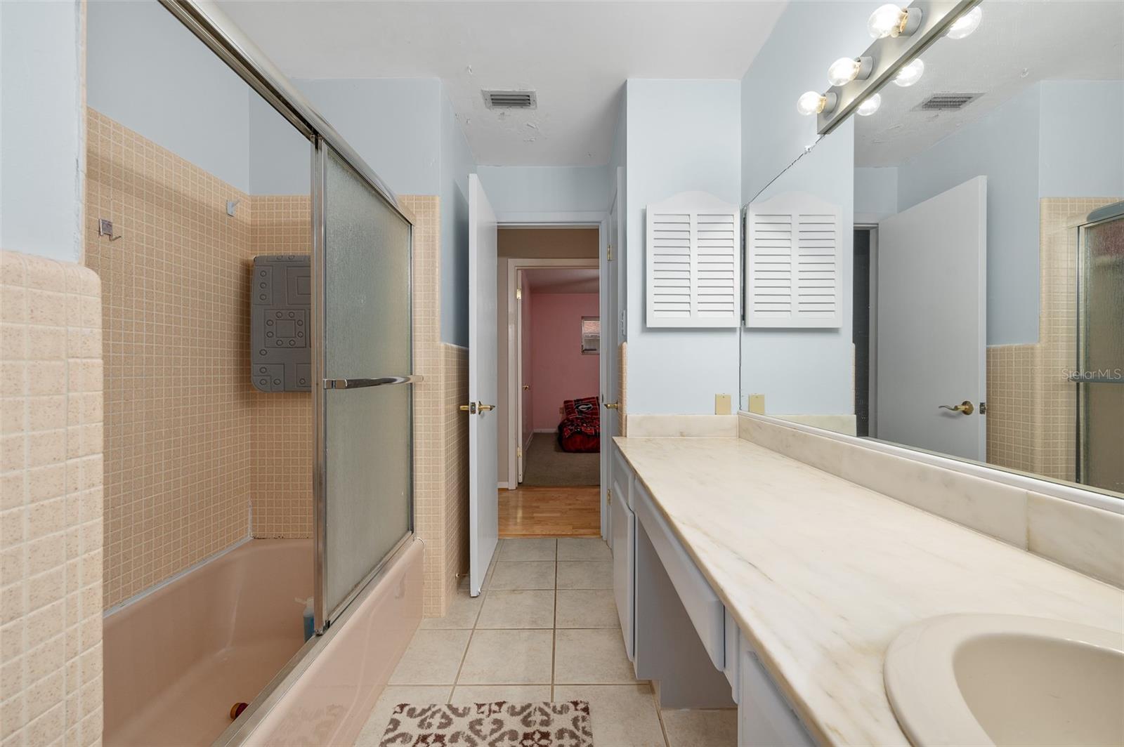 UNIVERSITY ACRES - Residential