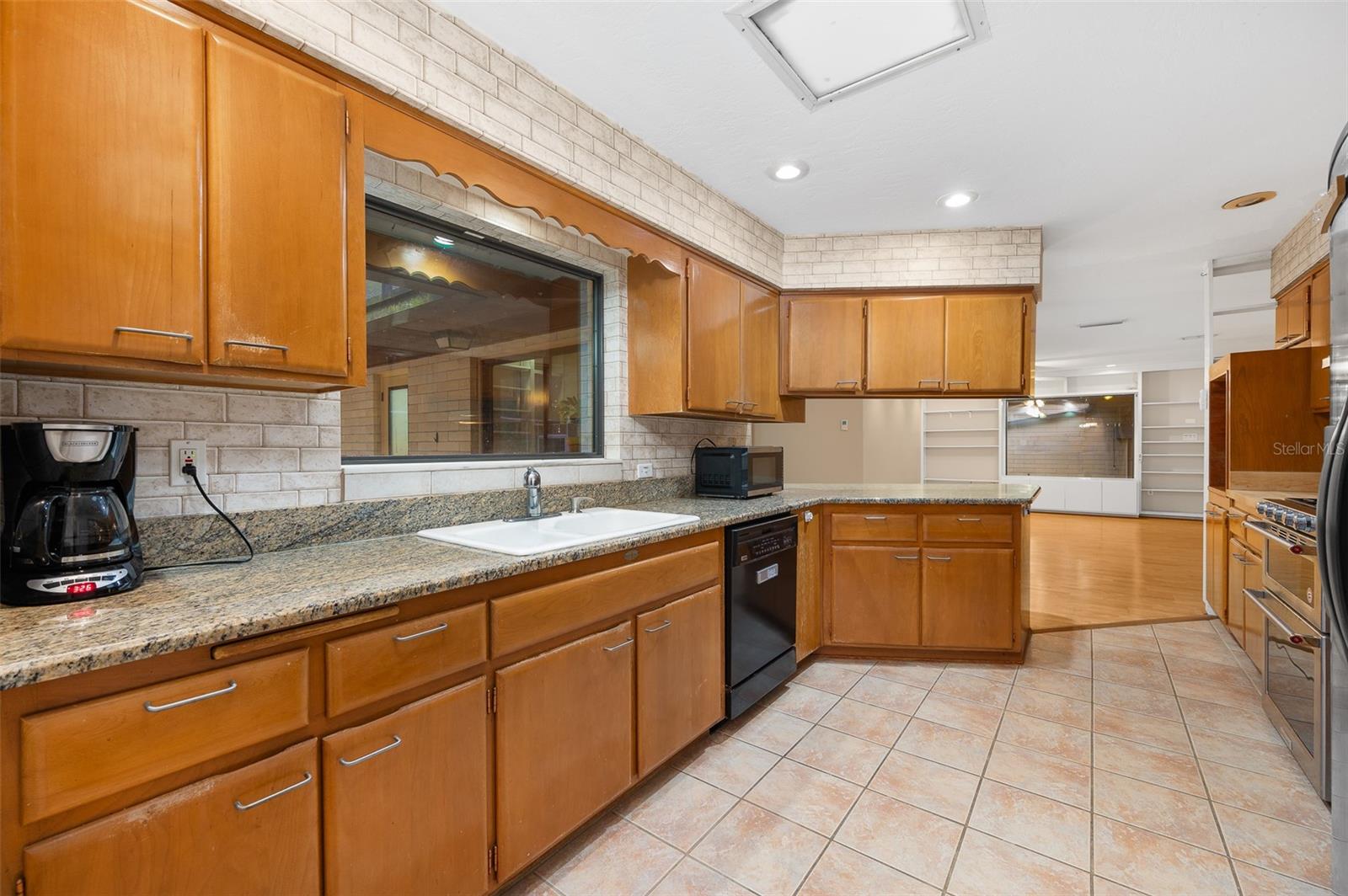 UNIVERSITY ACRES - Residential