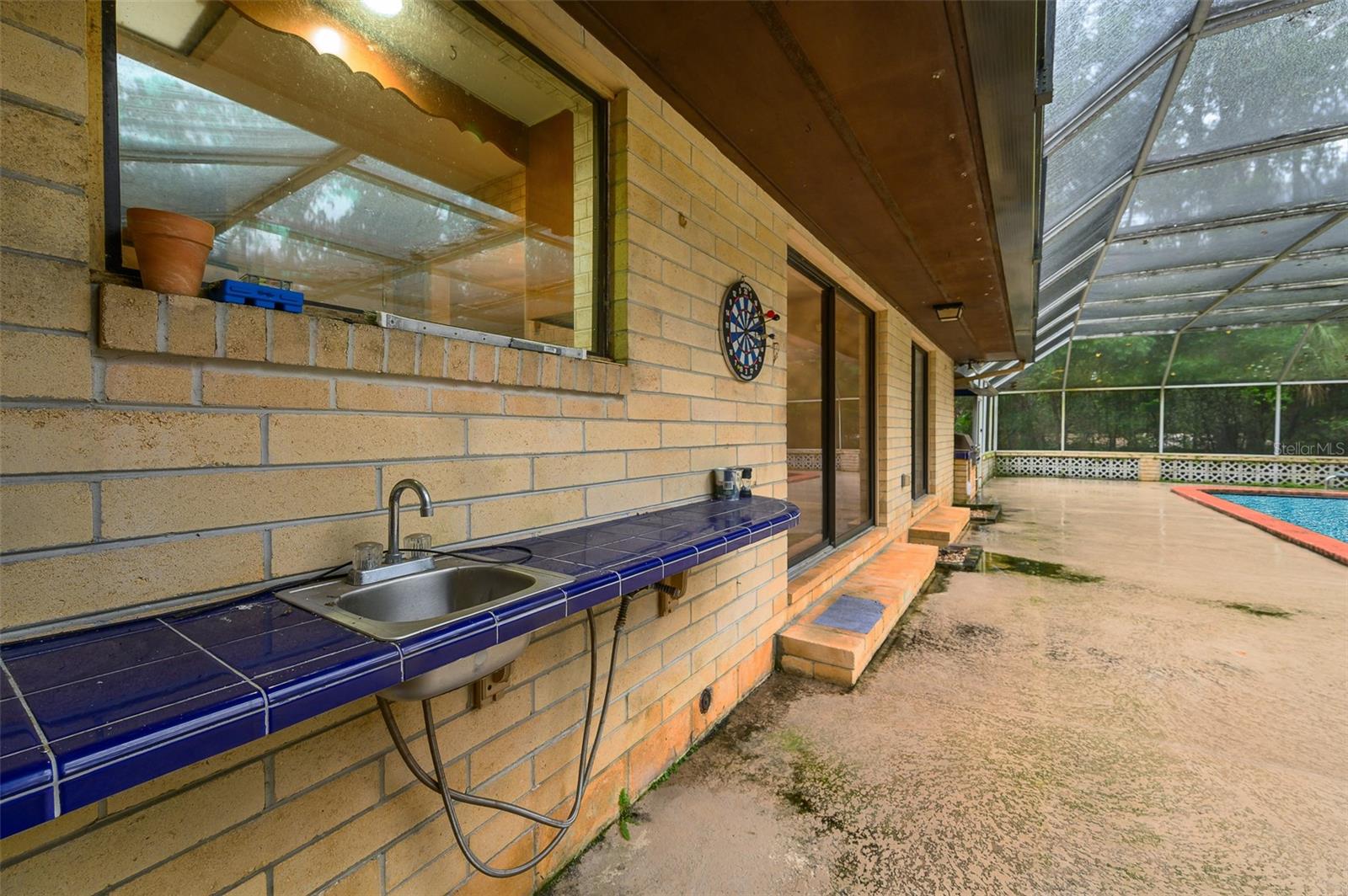 UNIVERSITY ACRES - Residential