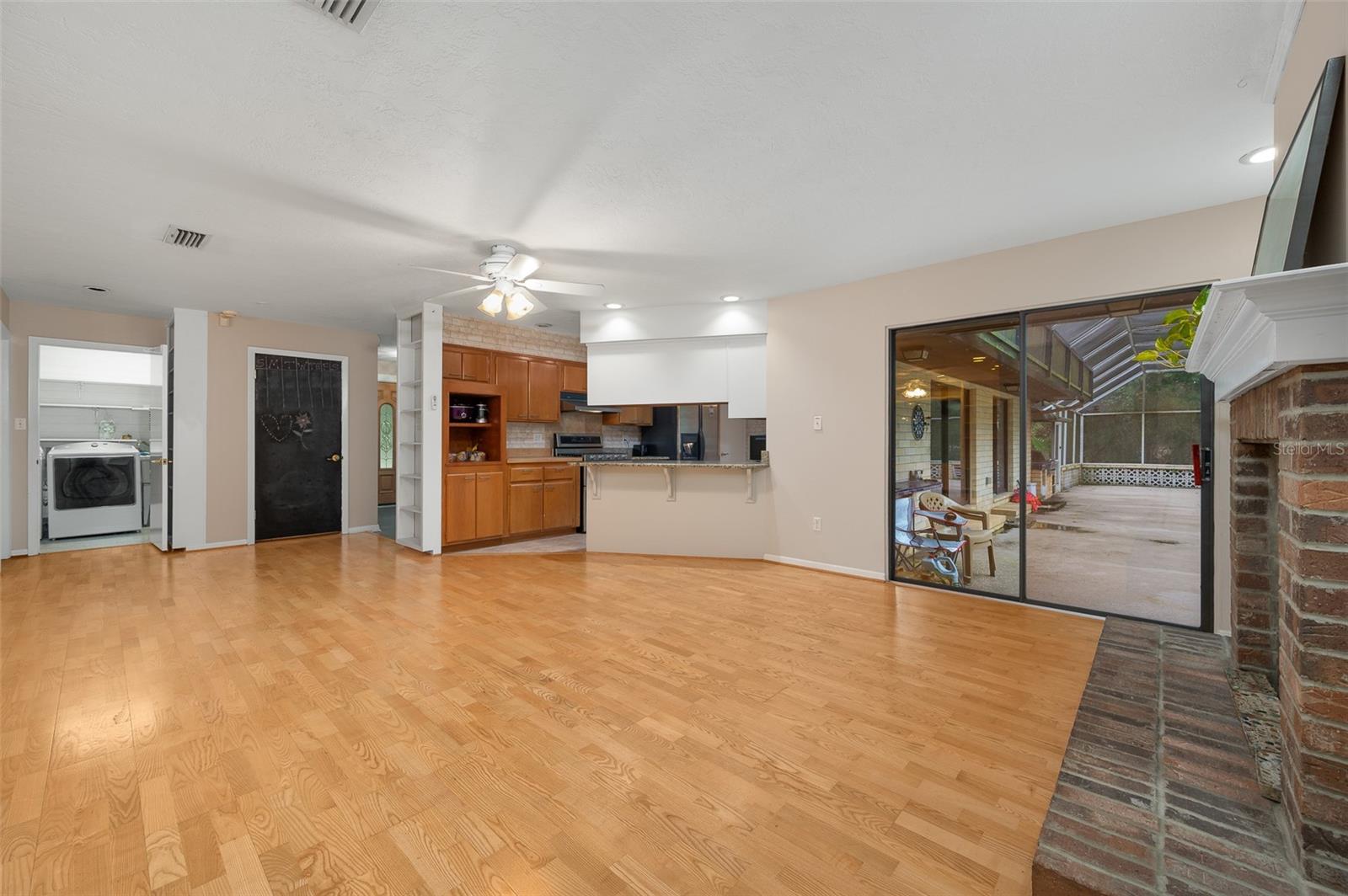 UNIVERSITY ACRES - Residential