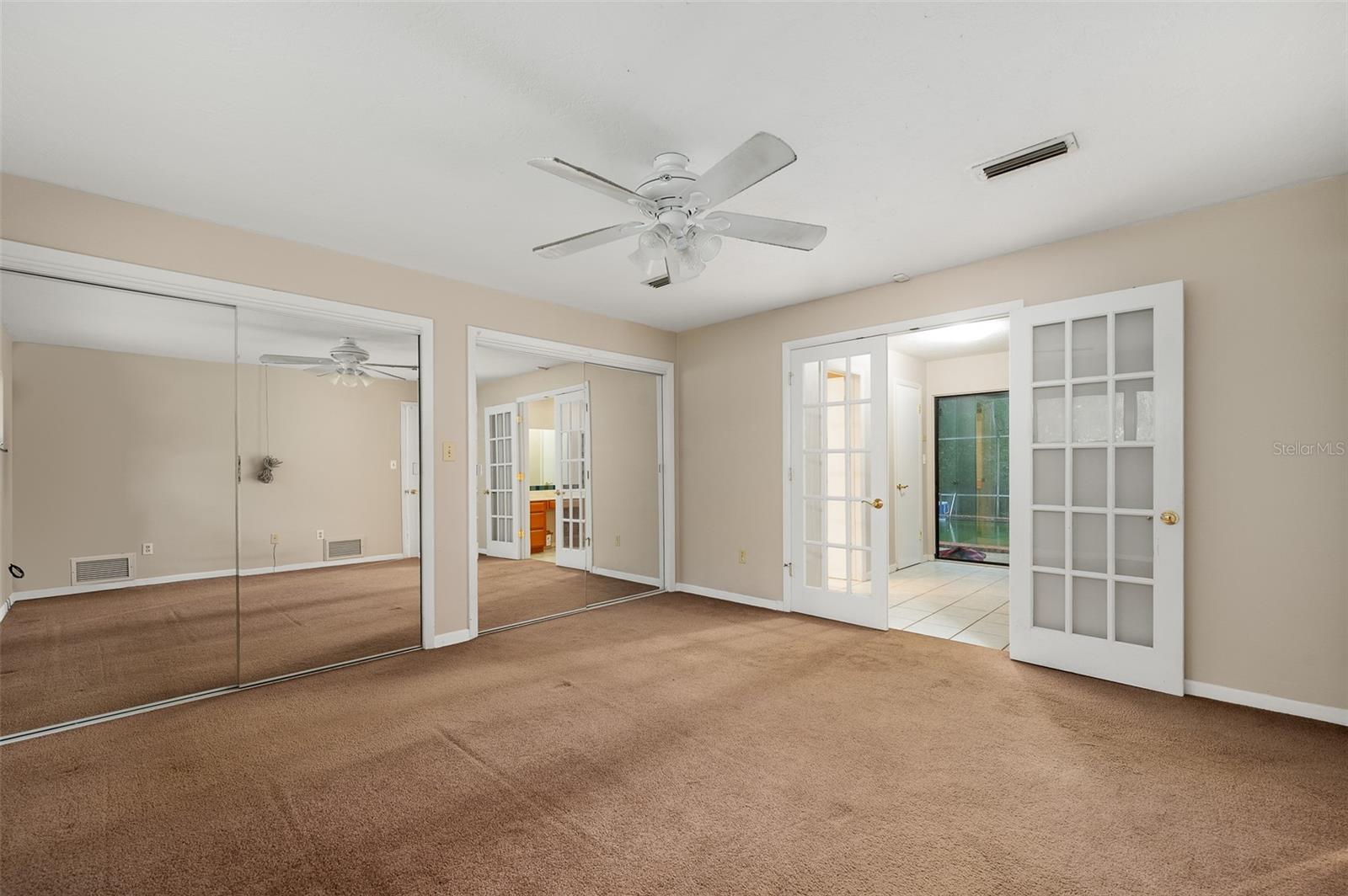 UNIVERSITY ACRES - Residential