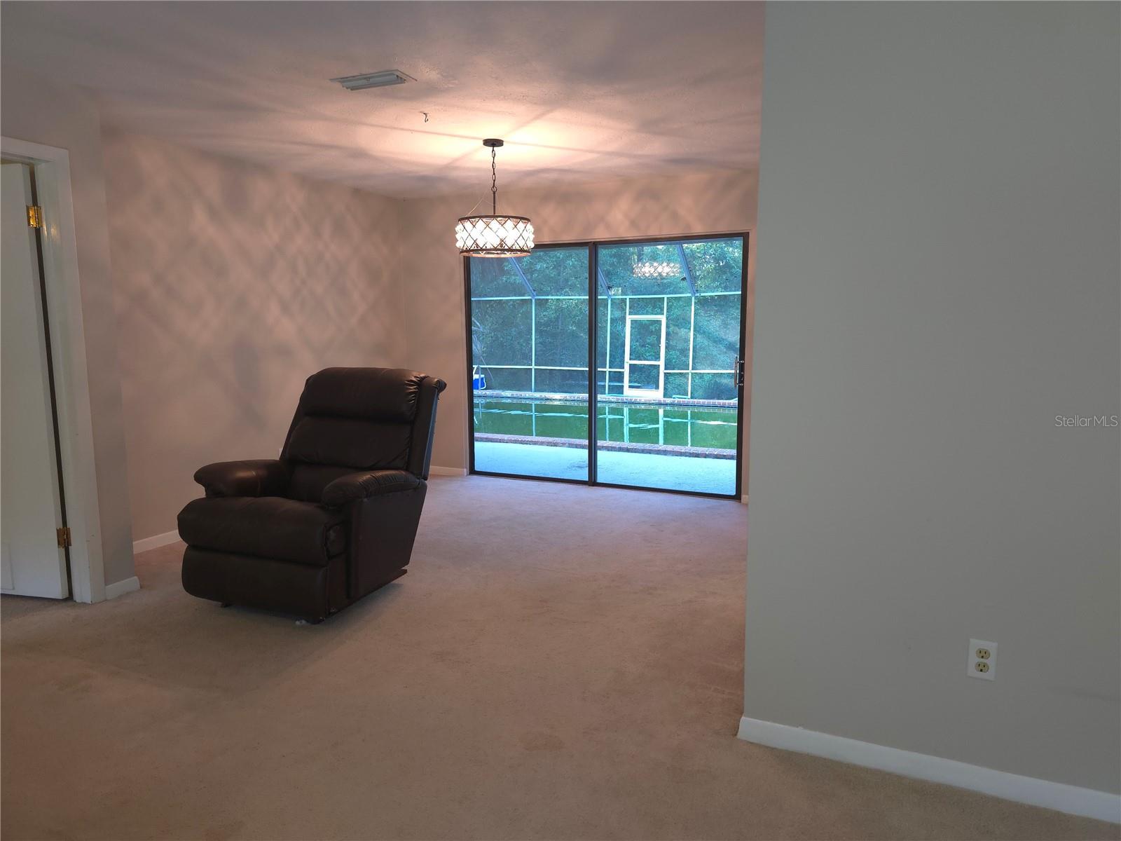 UNIVERSITY ACRES - Residential