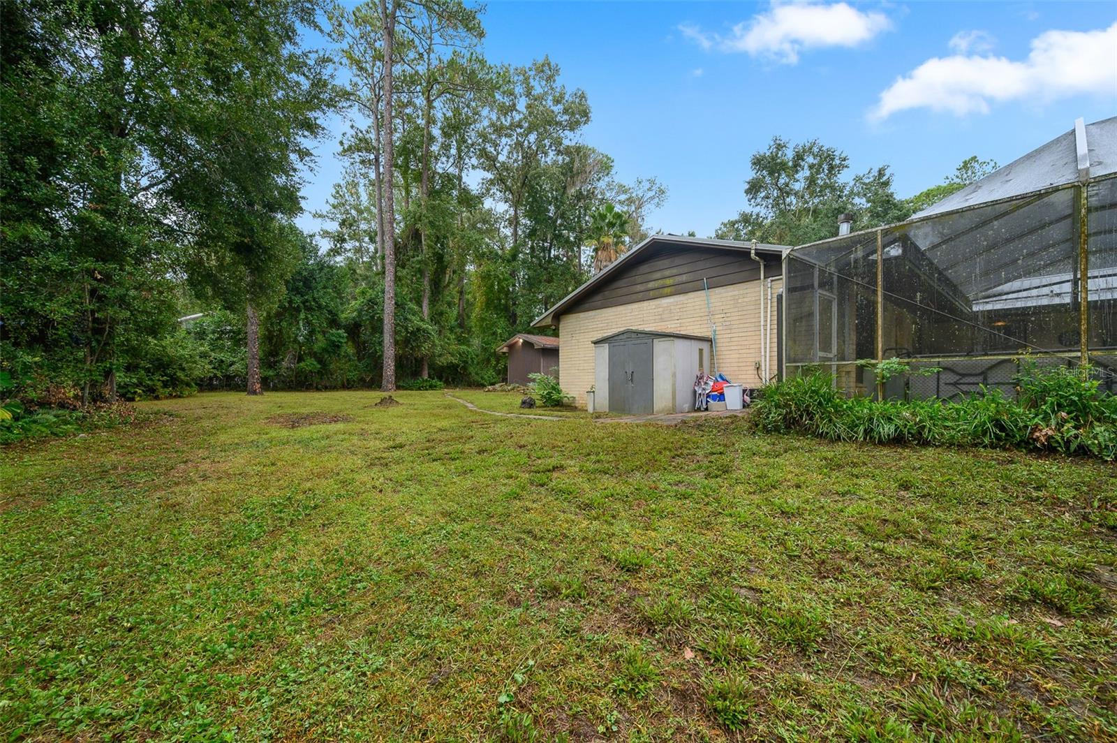 UNIVERSITY ACRES - Residential