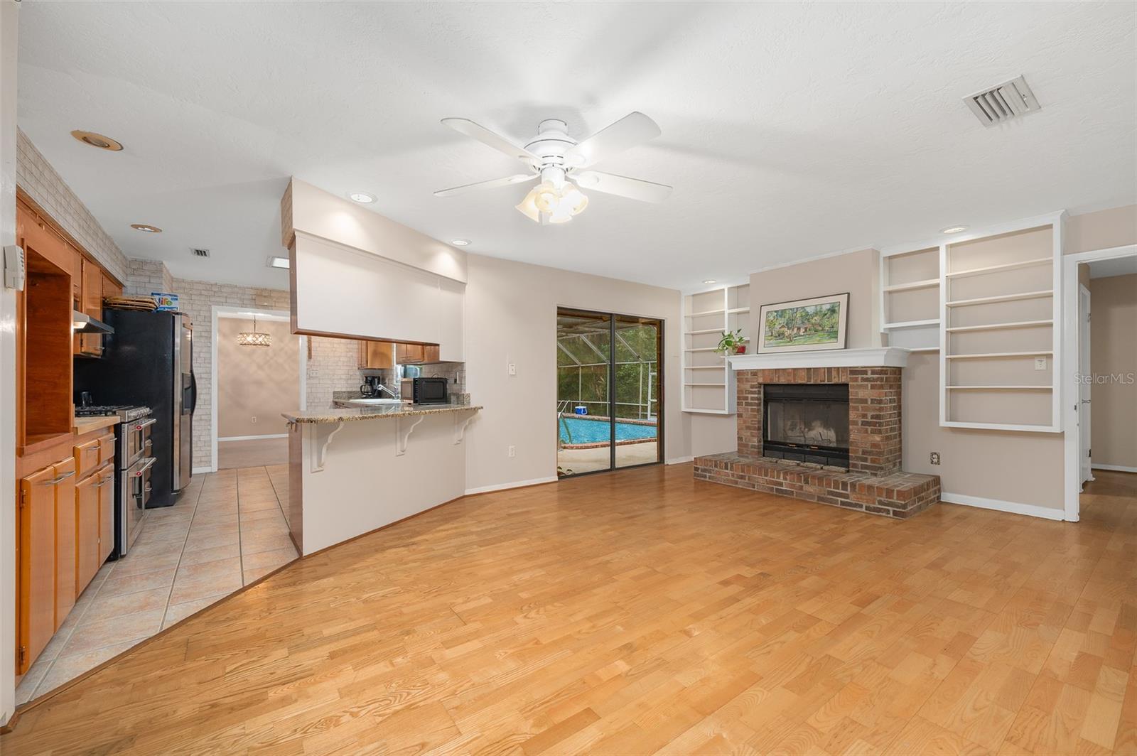 UNIVERSITY ACRES - Residential