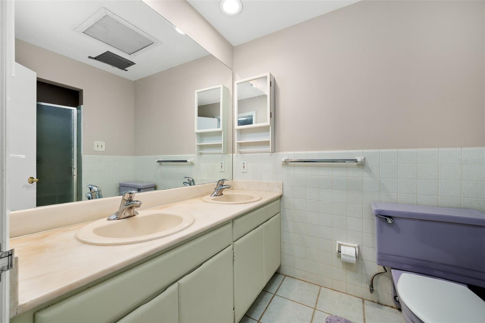 UNIVERSITY ACRES - Residential