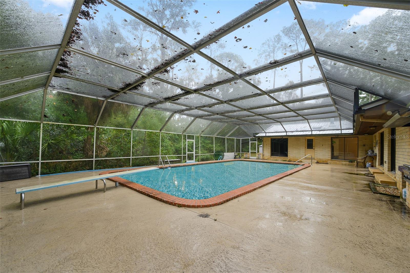 UNIVERSITY ACRES - Residential