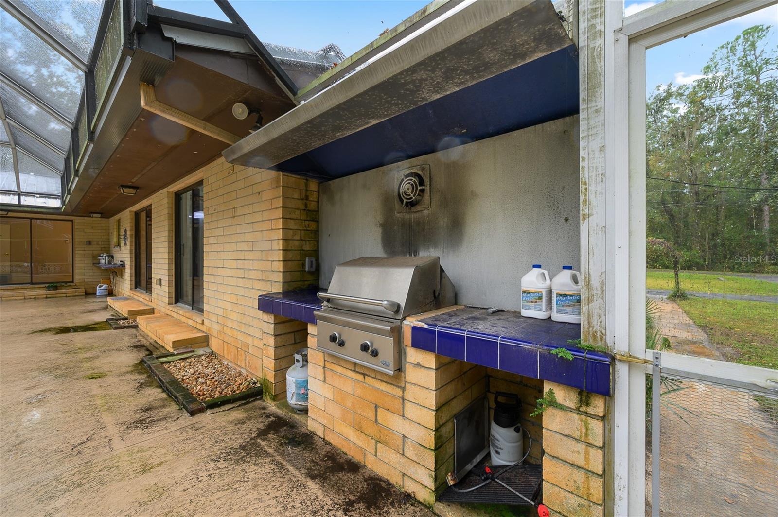 UNIVERSITY ACRES - Residential