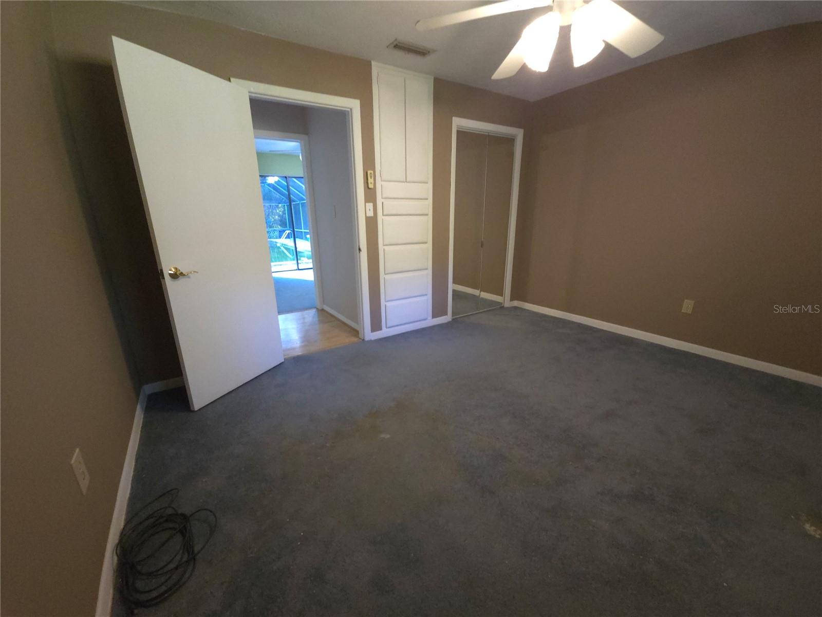 UNIVERSITY ACRES - Residential