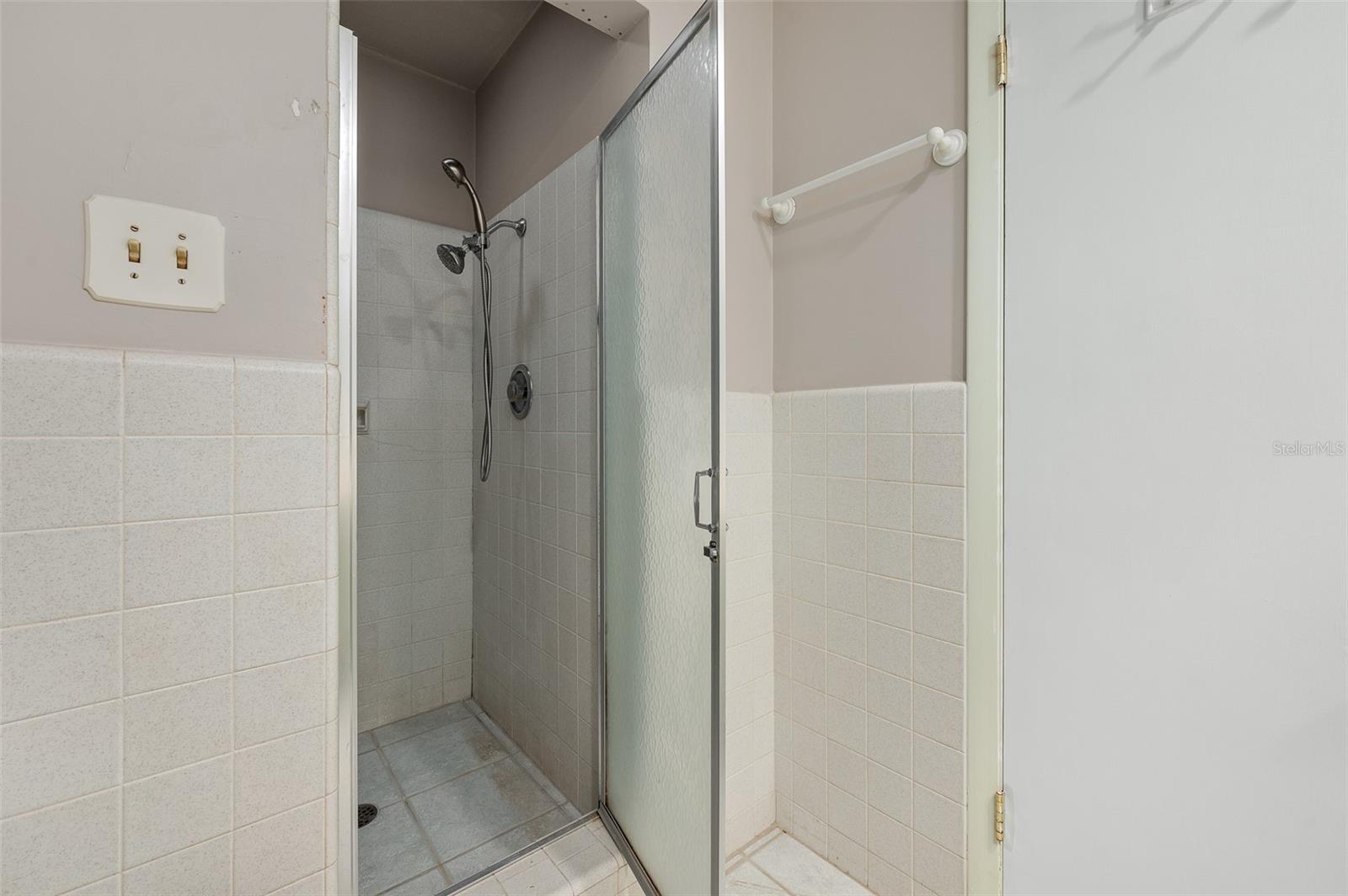 UNIVERSITY ACRES - Residential