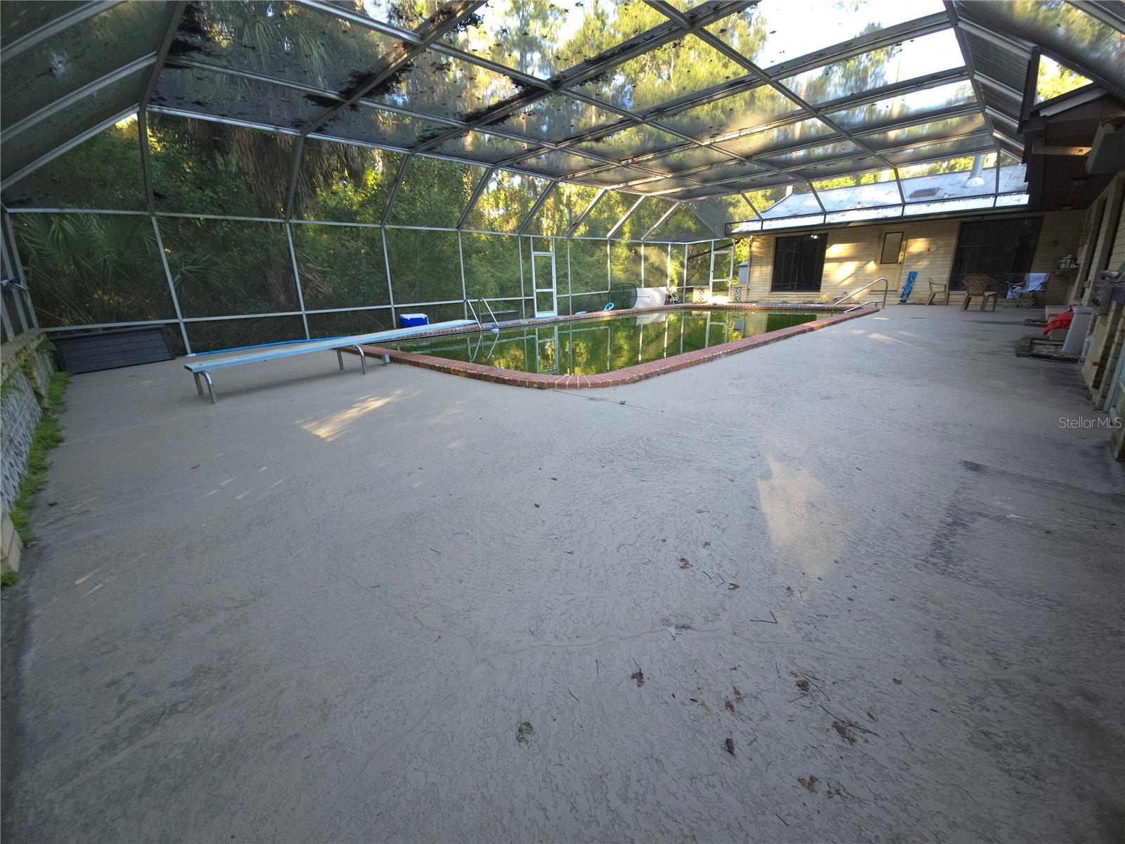 UNIVERSITY ACRES - Residential