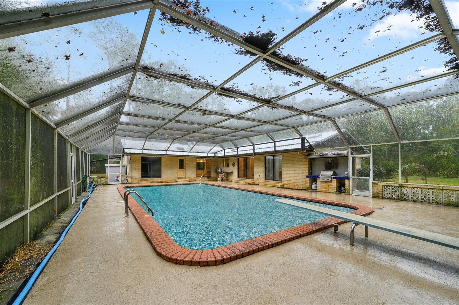 UNIVERSITY ACRES - Residential