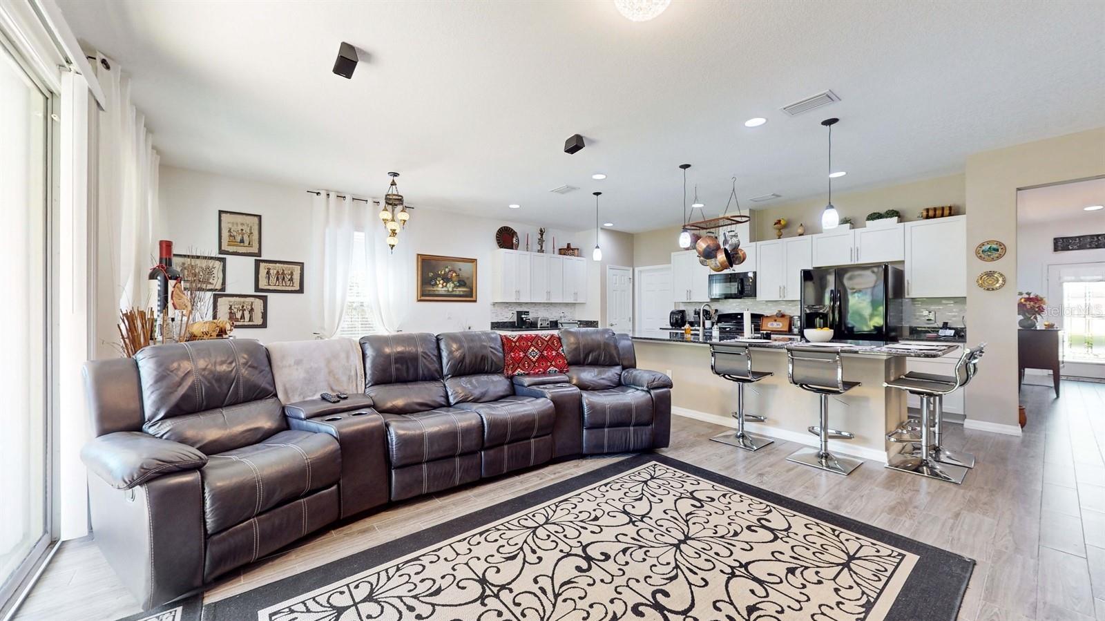 CASCADES OF GROVELAND - Residential