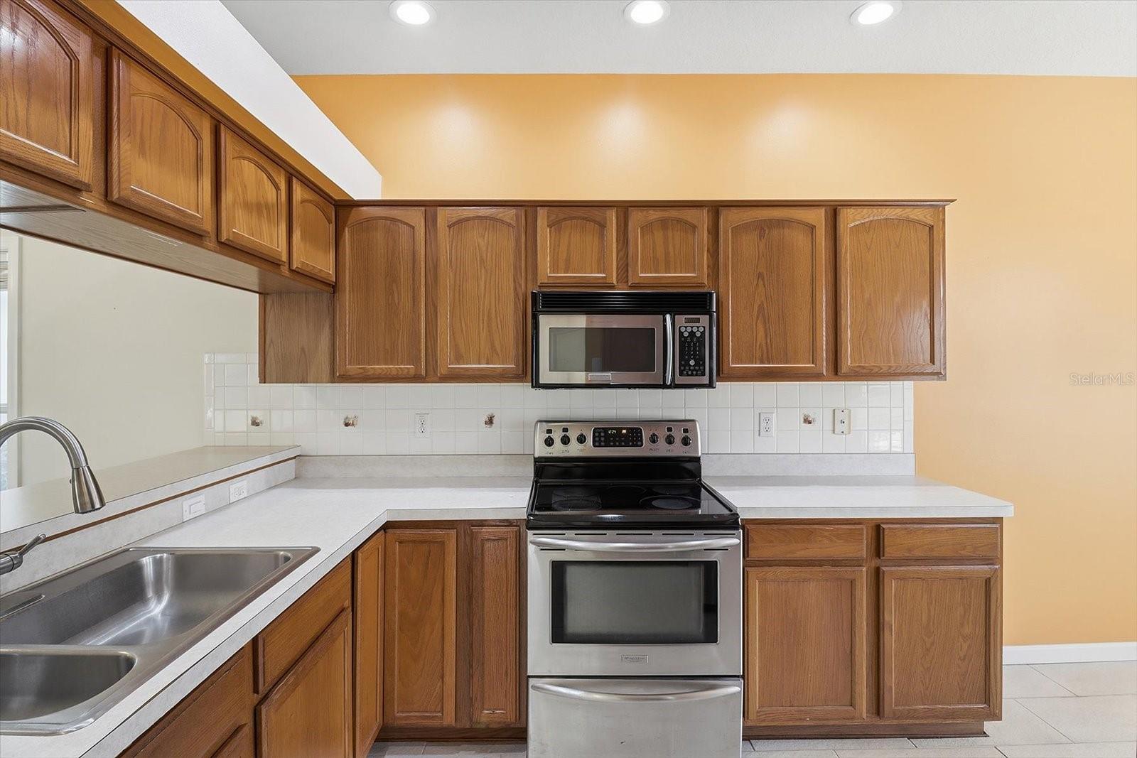 FOX HOLLOW VILLAGE - Residential