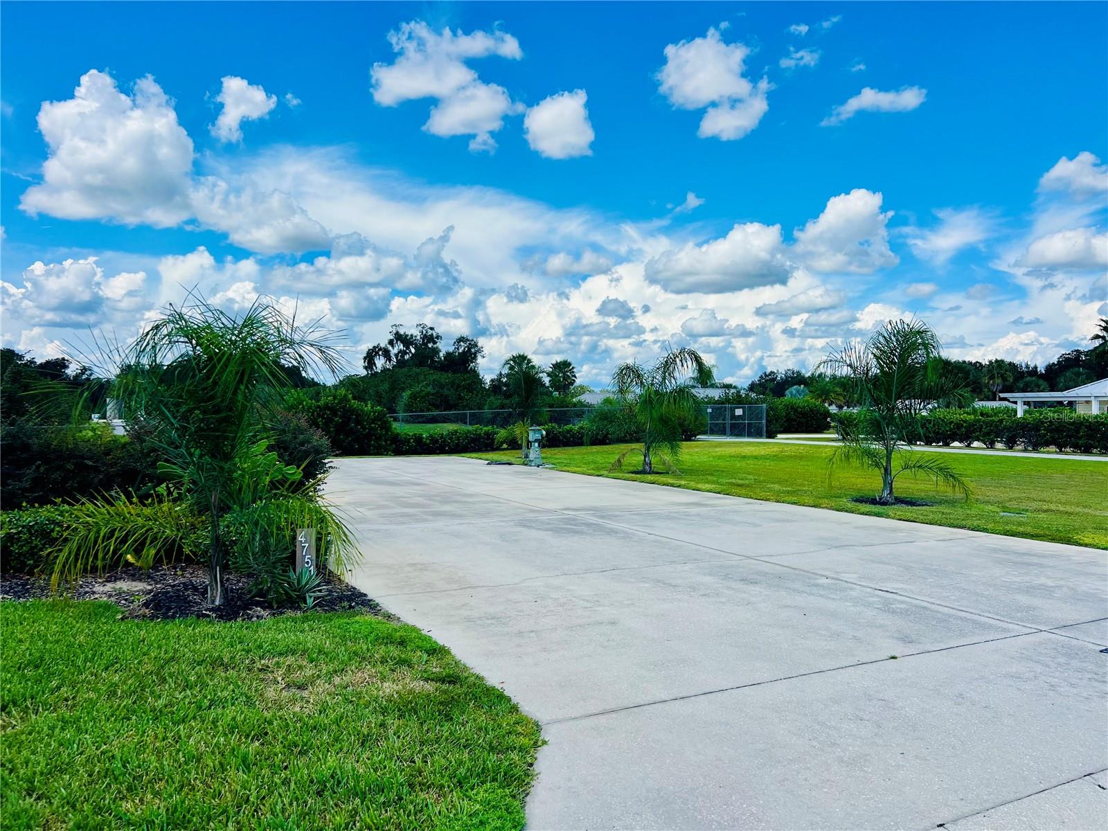 FLORIDA GRANDE MOTOR COACH RESIDENCE - Land