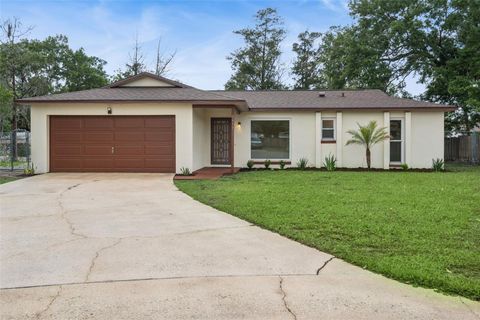Photo of 2612 Martz Court, Orlando, FL 32817 (MLS # O6396617)