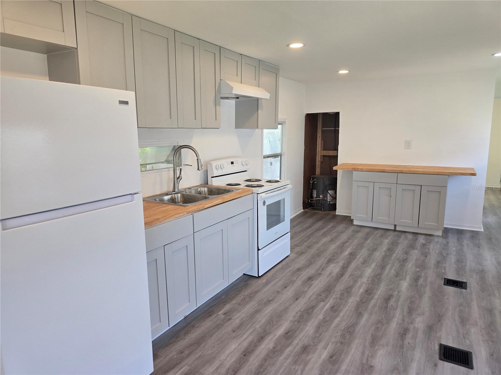 PALMS MOBILE HOME ESTATES - Residential