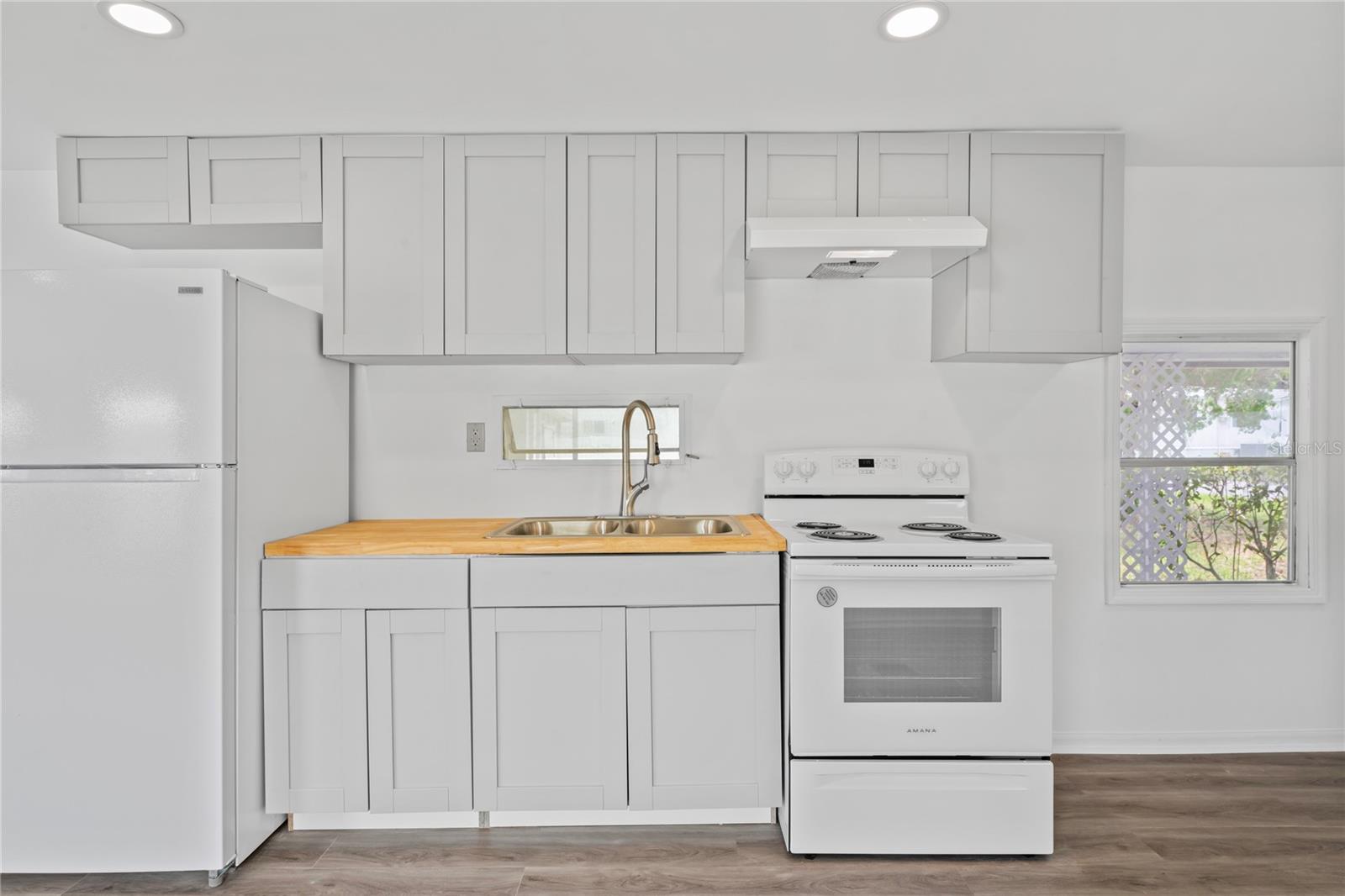 PALMS MOBILE HOME ESTATES - Residential