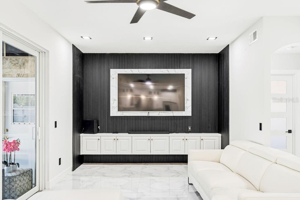 2FV | BRENTWOOD HILLS TRACT F UNIT 1 - Residential