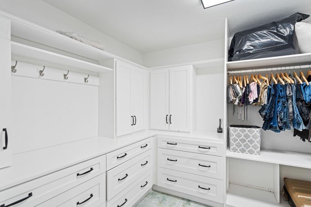 2FV | BRENTWOOD HILLS TRACT F UNIT 1 - Residential