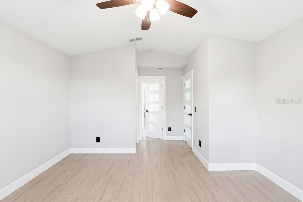 2FV | BRENTWOOD HILLS TRACT F UNIT 1 - Residential