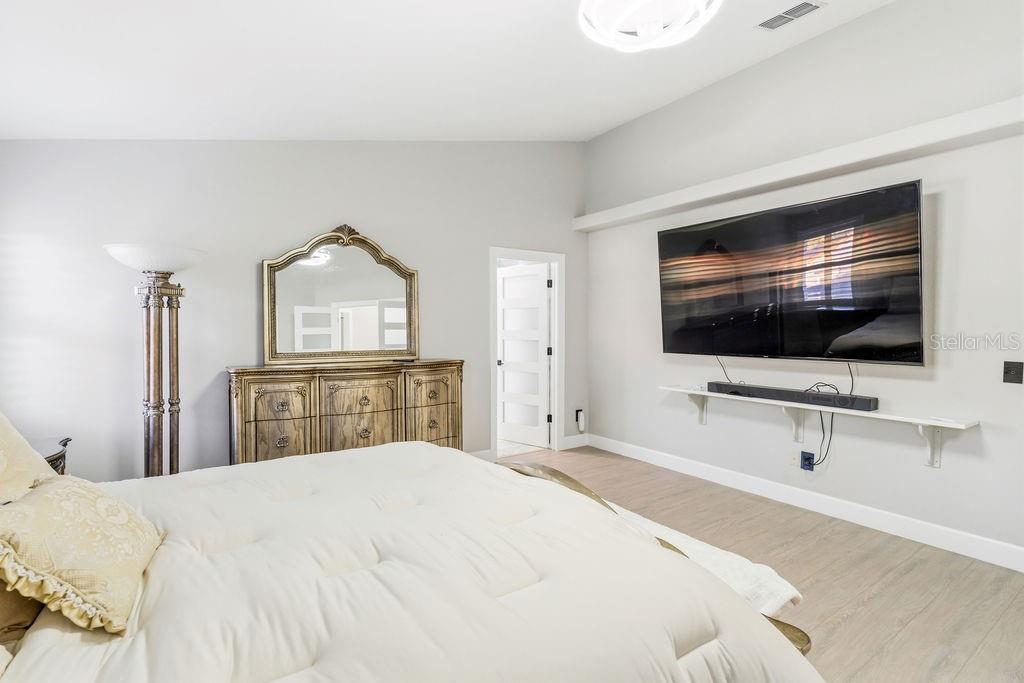 2FV | BRENTWOOD HILLS TRACT F UNIT 1 - Residential