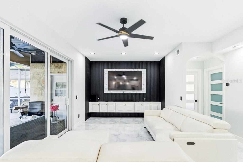 2FV | BRENTWOOD HILLS TRACT F UNIT 1 - Residential