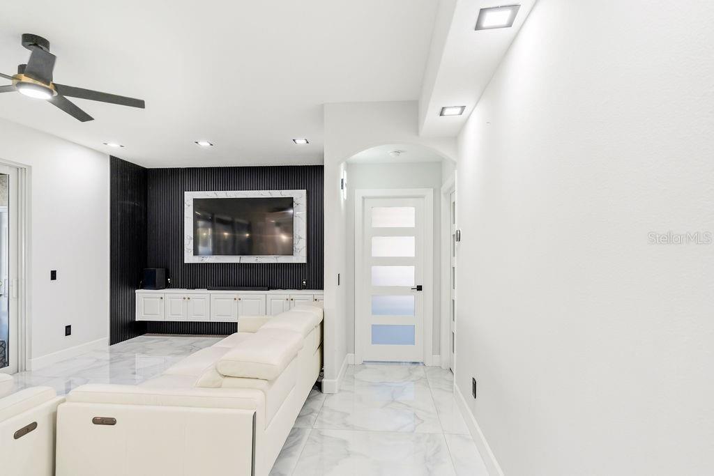 2FV | BRENTWOOD HILLS TRACT F UNIT 1 - Residential