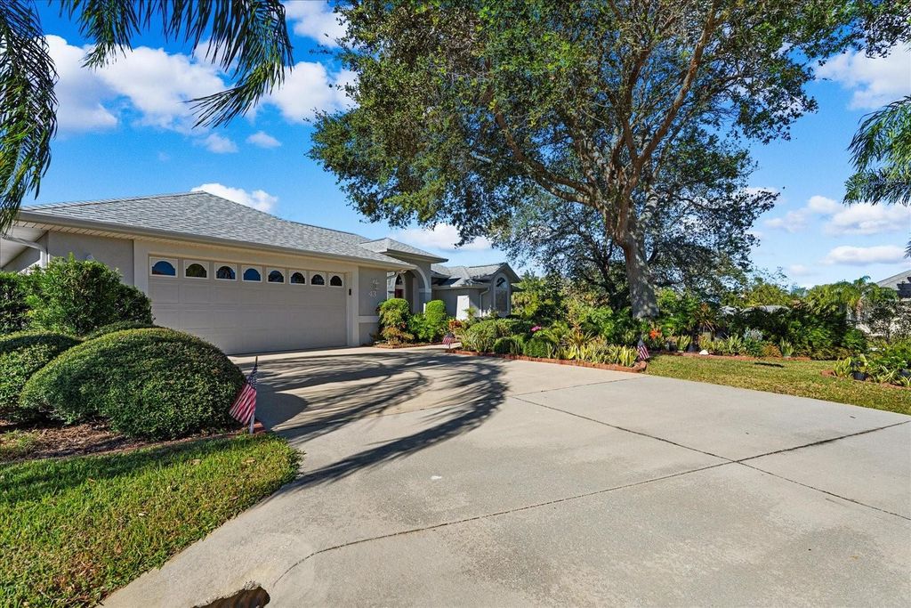 Photo of 43 Clarendon Court N, Palm Coast, FL 32137 (MLS # FC312543)