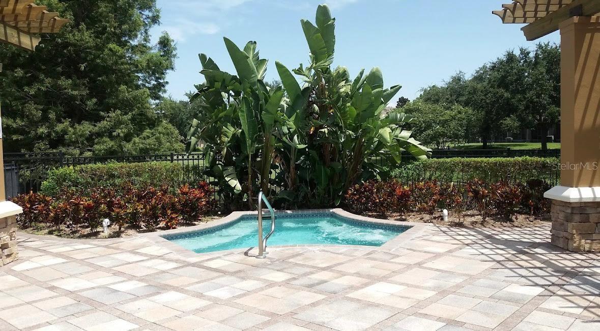 CARRIAGE HOMES/STONEBRIDGE COM - Residential