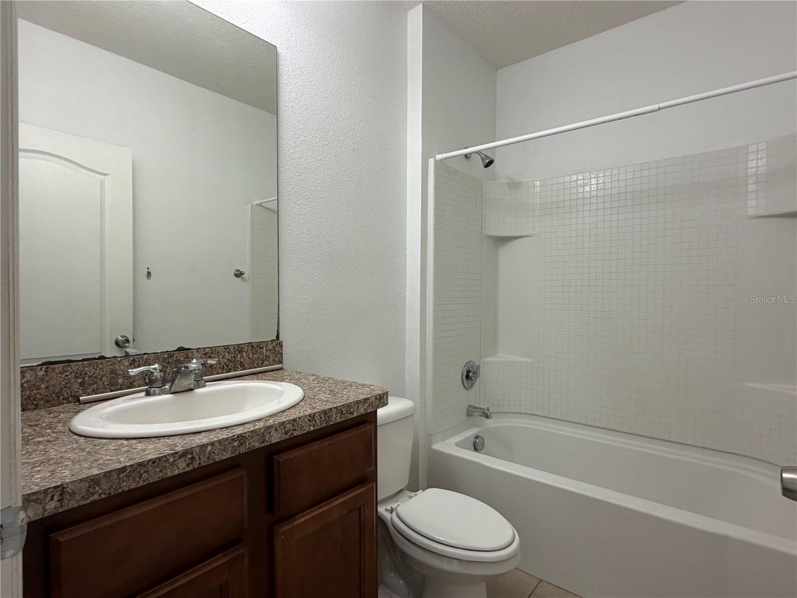 LAKESIDE LANDINGS PH 01 - Residential