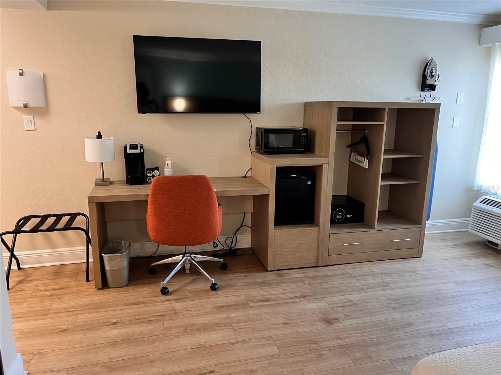 MERIDIAN PALMS COMM CONDO - Residential