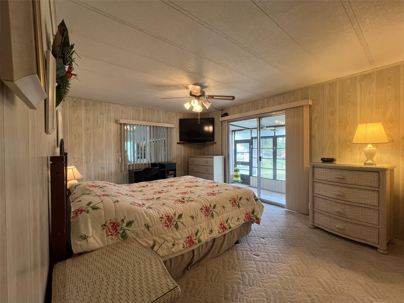 FLORAL LAKES - Residential