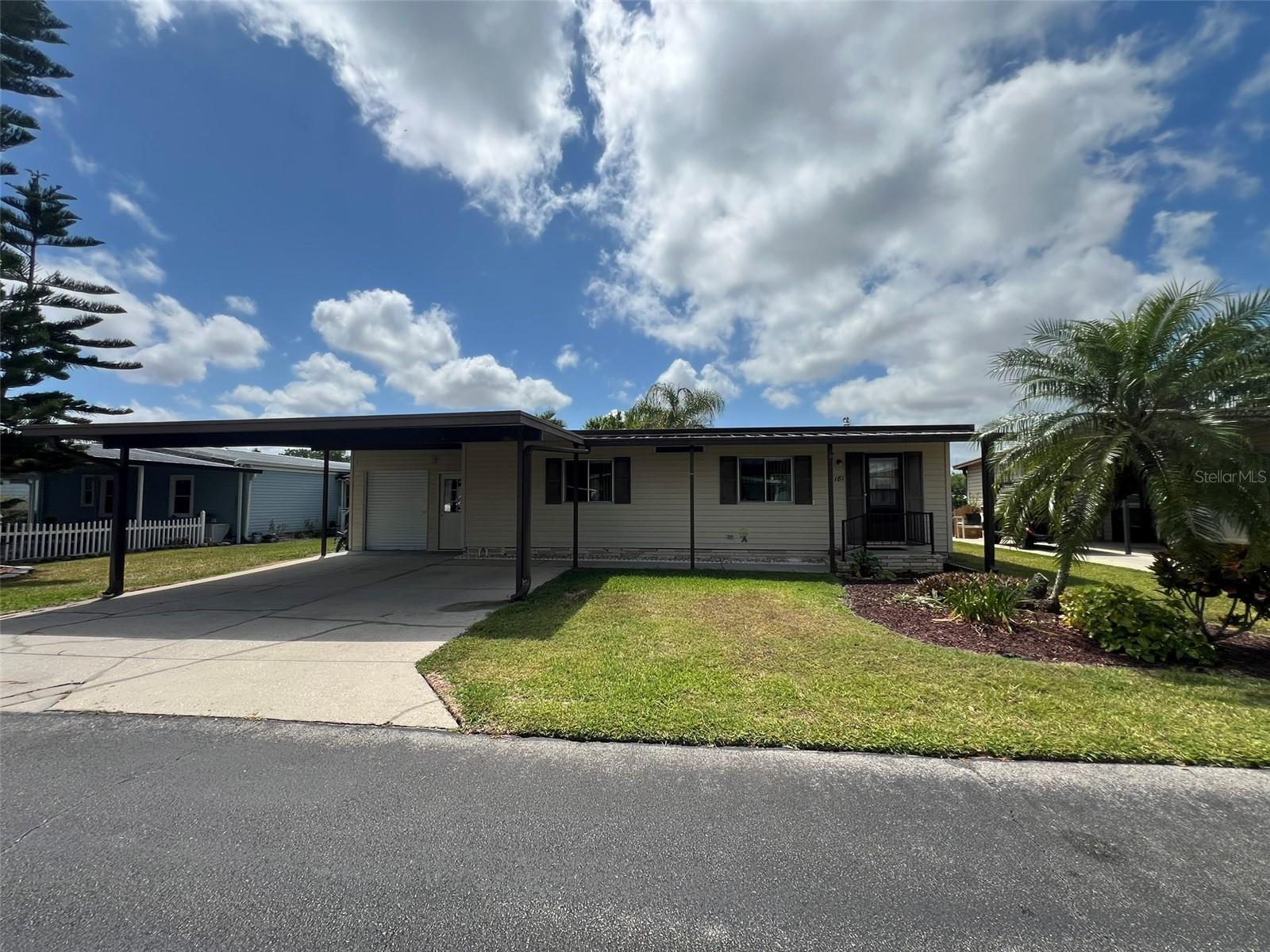 FLORAL LAKES - Residential