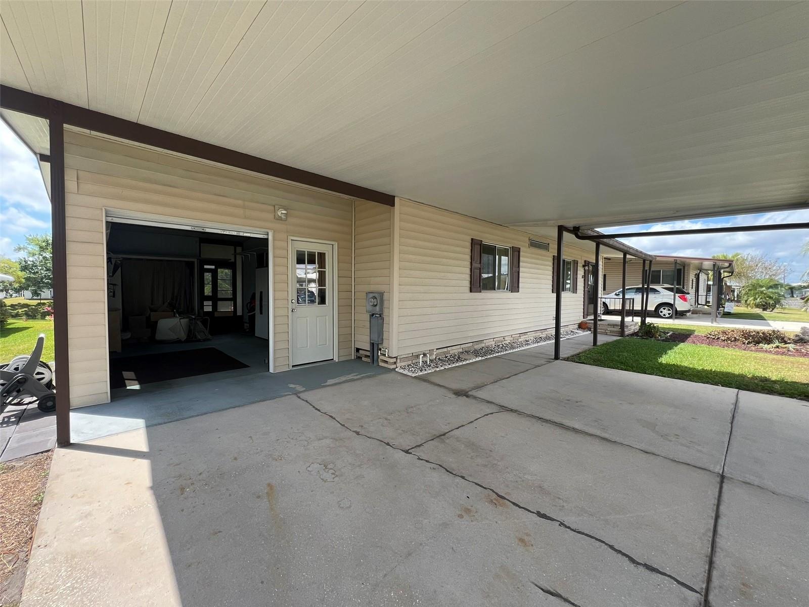 FLORAL LAKES - Residential
