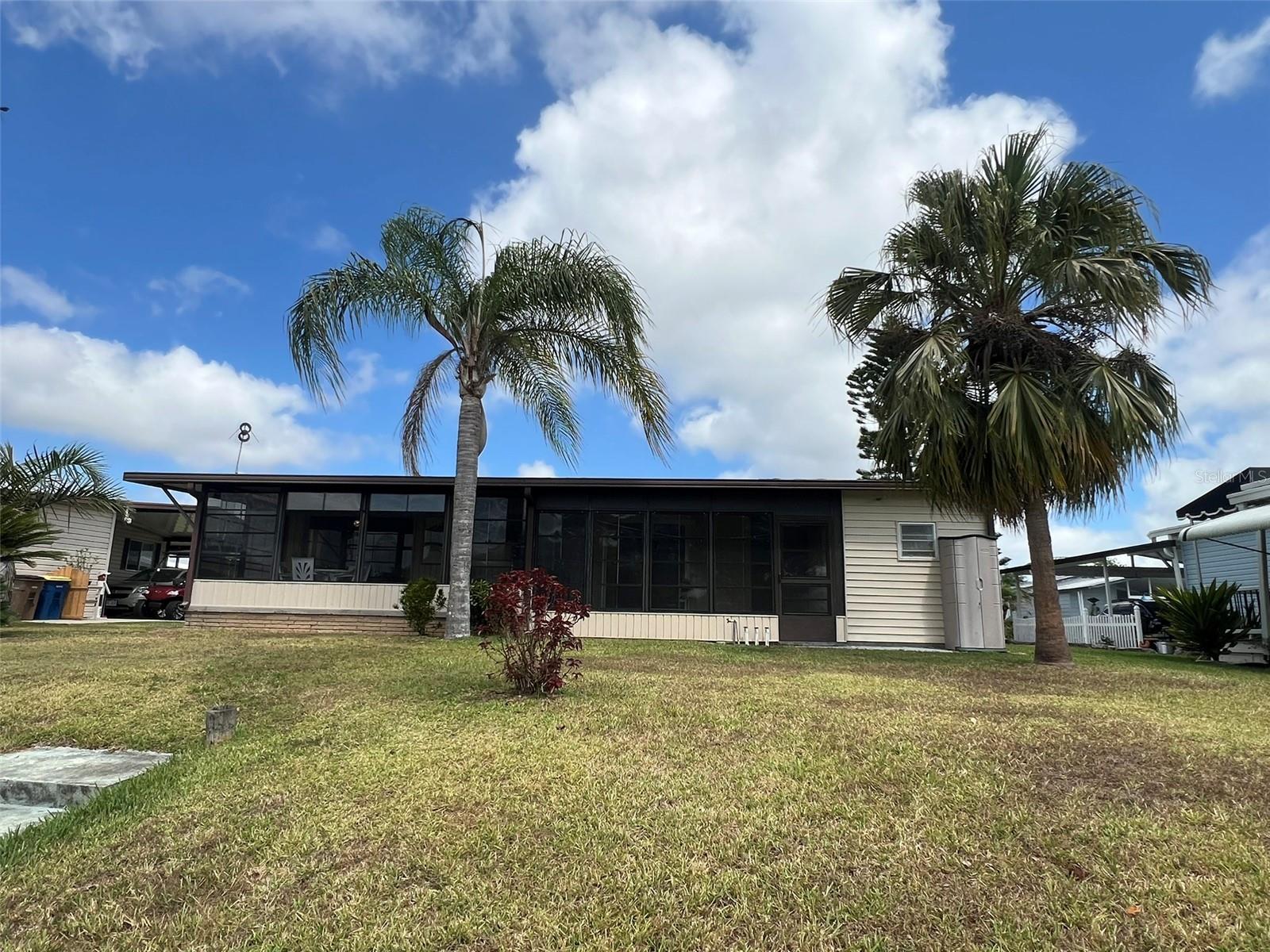 FLORAL LAKES - Residential