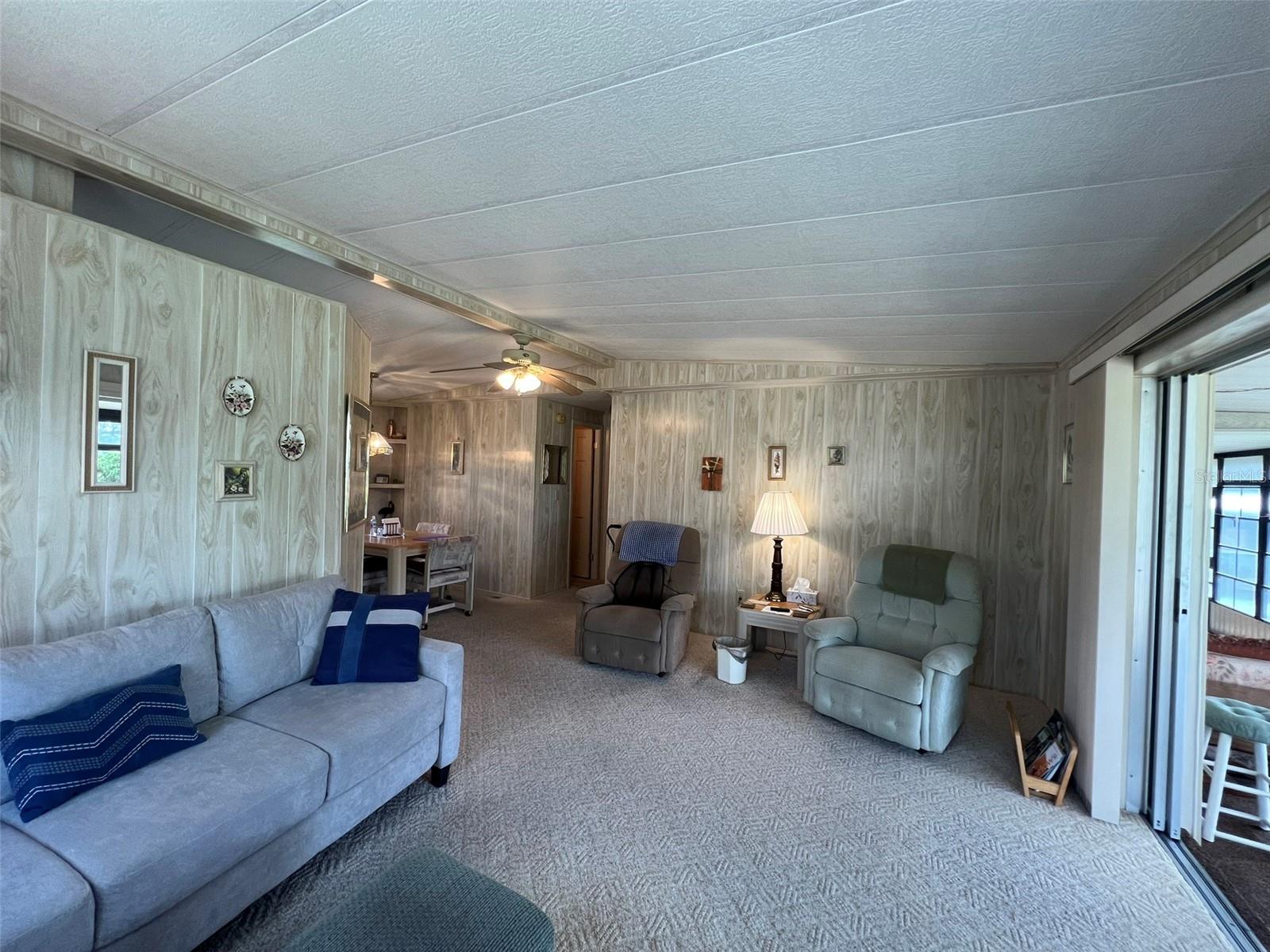 FLORAL LAKES - Residential