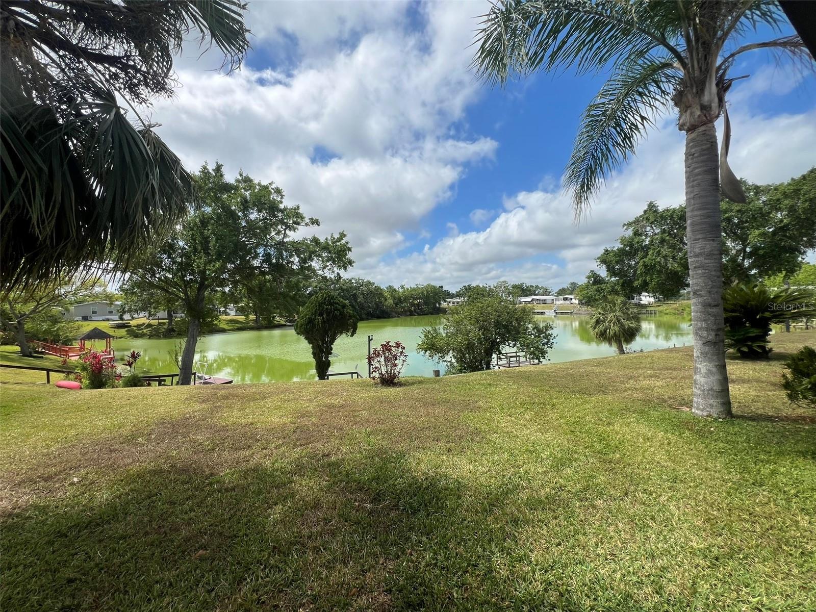 FLORAL LAKES - Residential