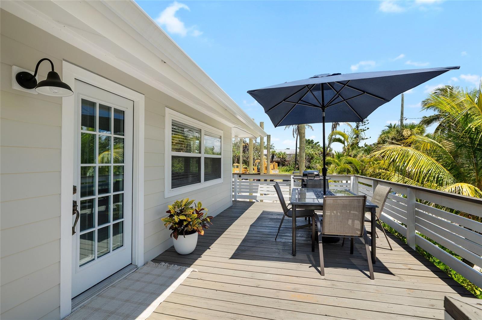 8312 GRAND (PEACOCK) AVENUE