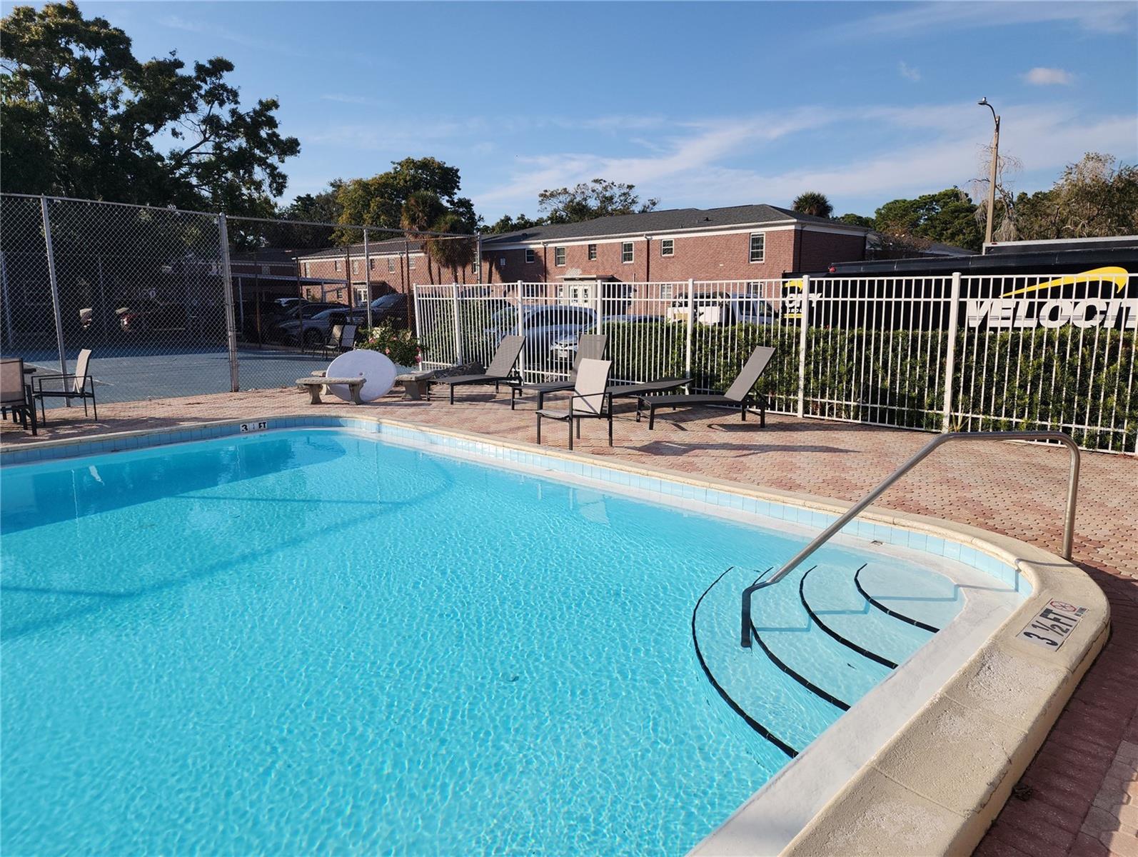 JAMESTOWN CONDO - Residential