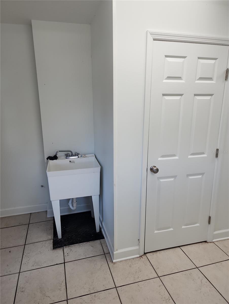 JAMESTOWN CONDO - Residential