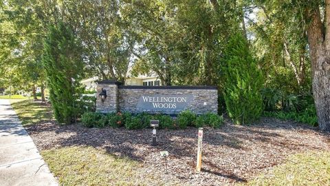 A home in DELAND