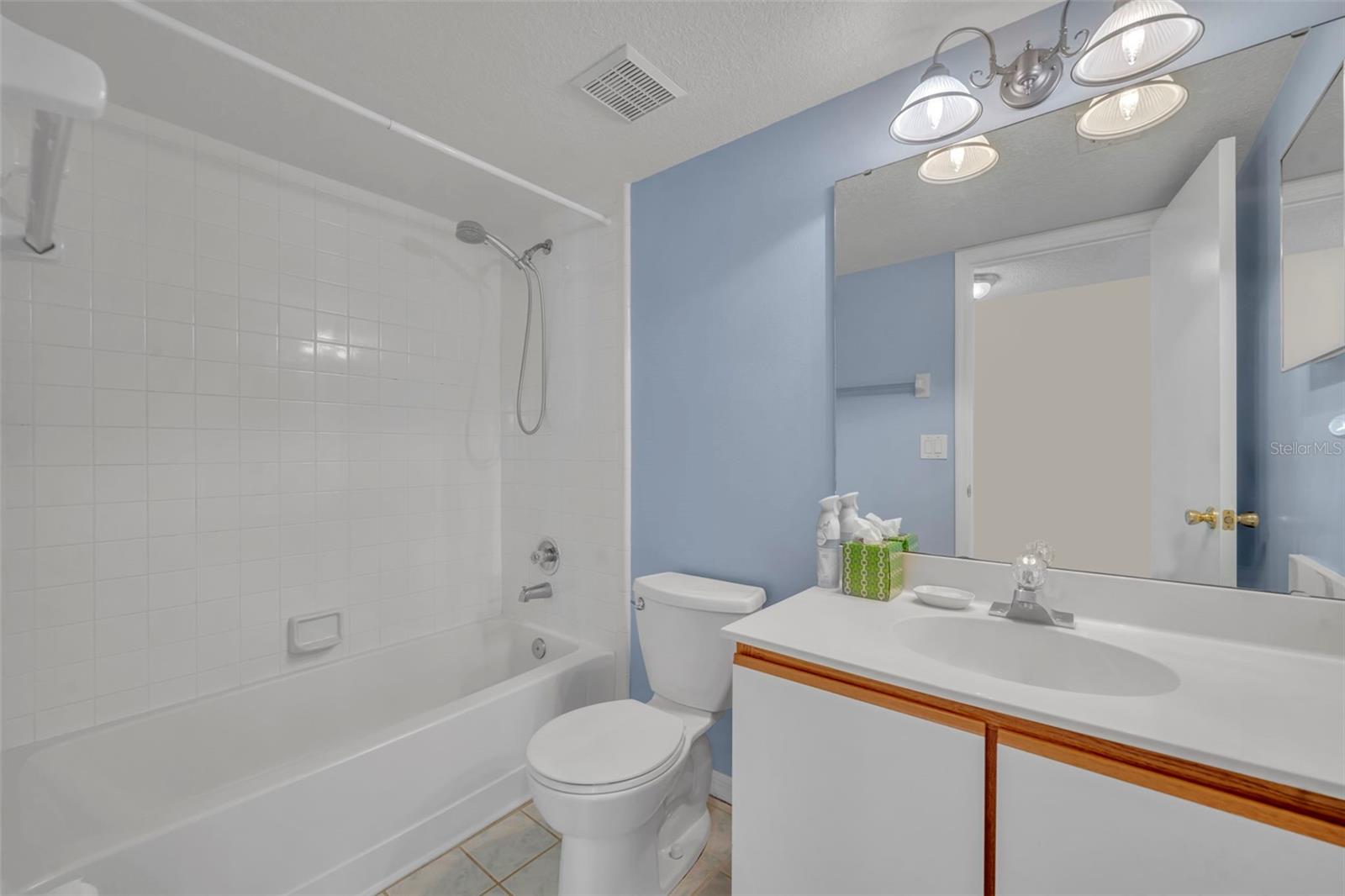 COACH HOMES AT MARINERS VILLAGE - Residential