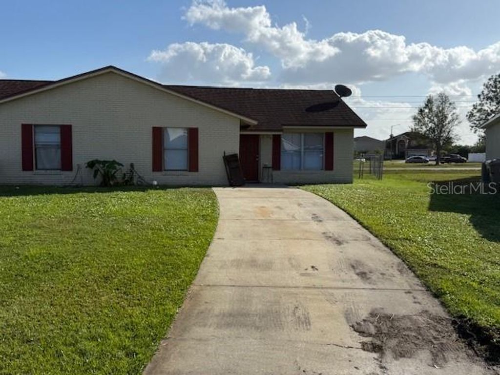 Photo of 528 Imperial Place, Kissimmee, FL 34758 (MLS # O6369636)