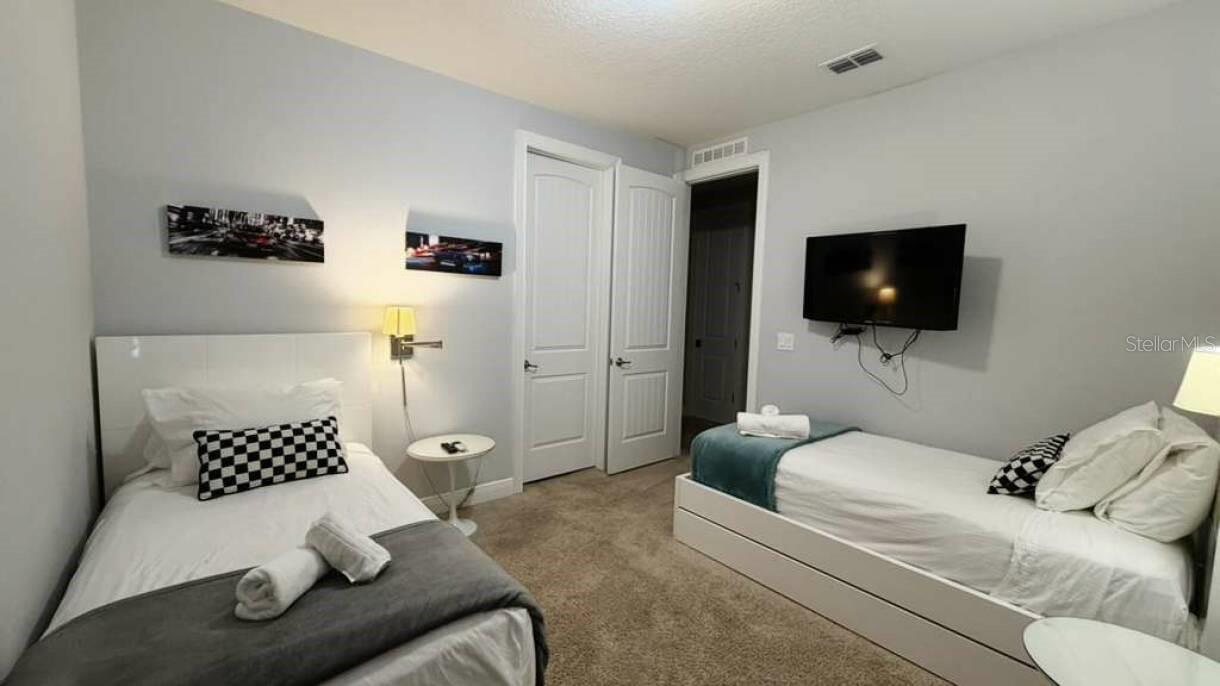 REUNION WEST PH 1 WEST & AMENT CTR RPLT - Residential