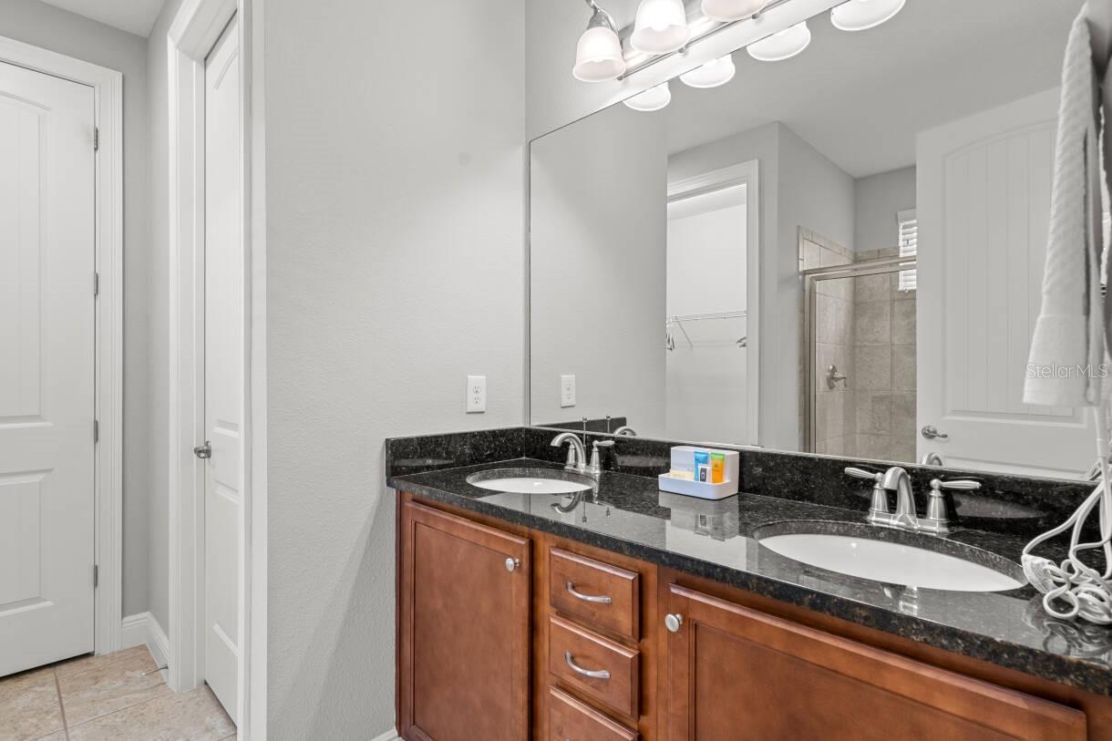 REUNION WEST PH 1 WEST & AMENT CTR RPLT - Residential