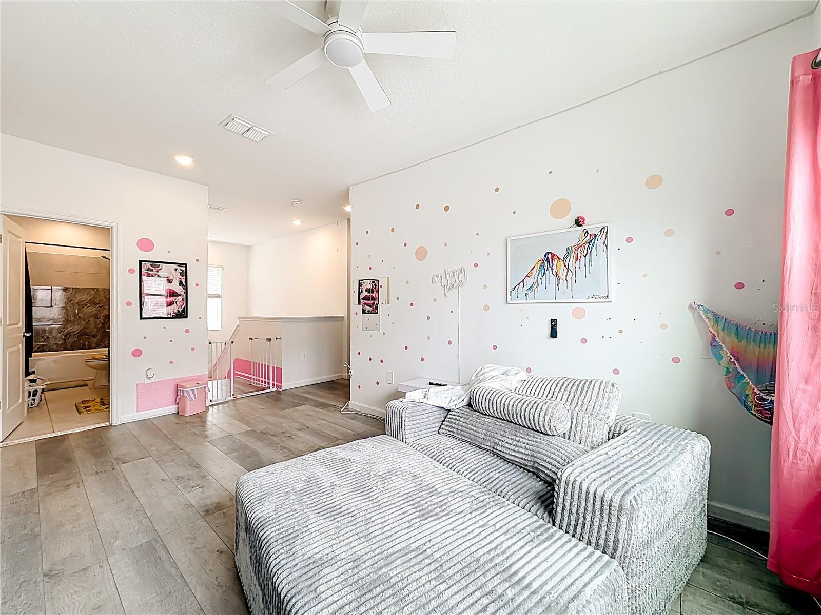 RHETTS RDG - Residential